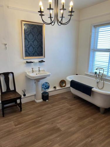 The Old Sorting Office roll-top bath
